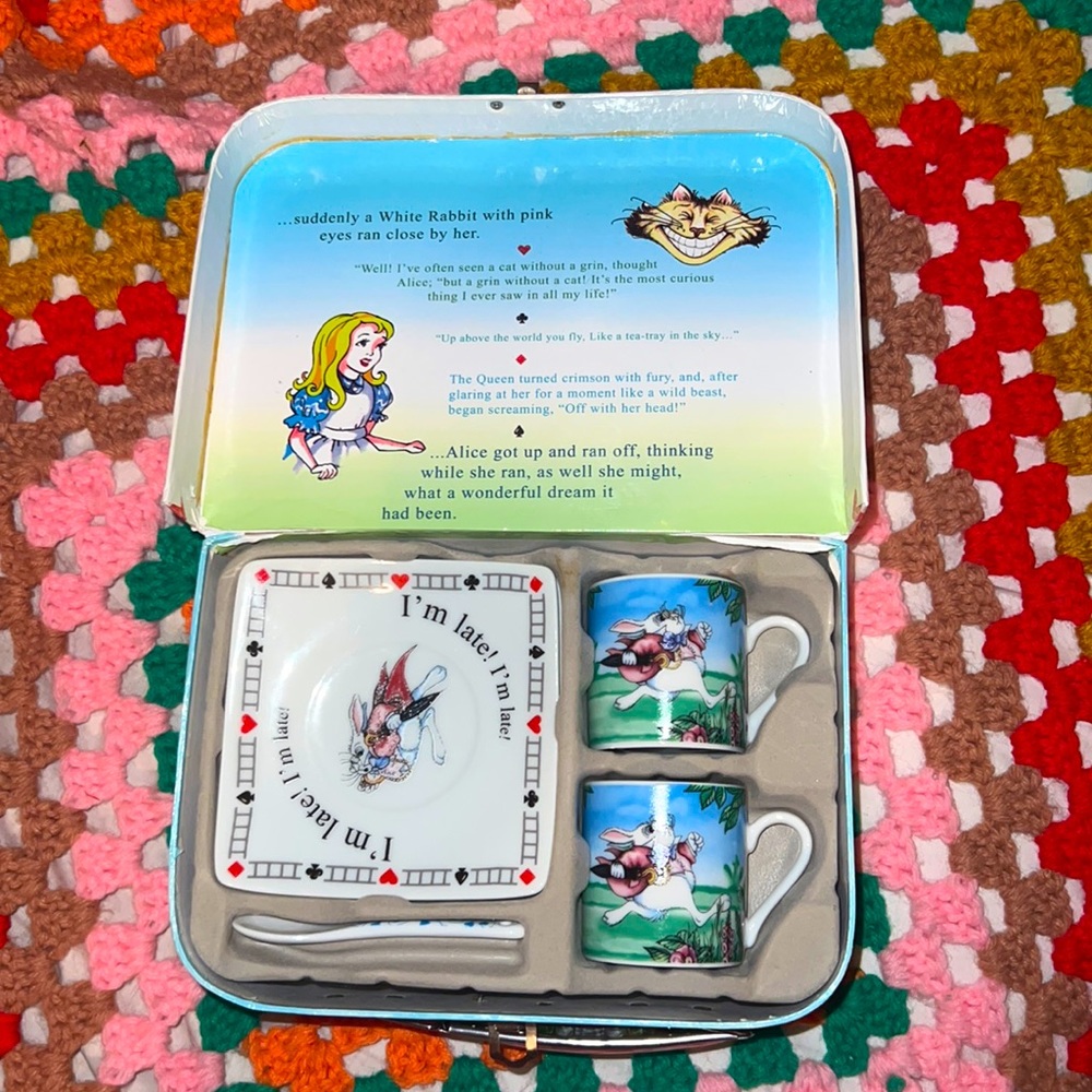 Alice in Wonderland Tea Party Set